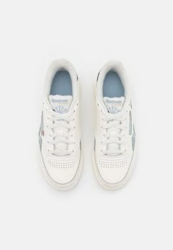 Prix Discount Reebok Classic CLUB C REVENGE - Baskets basses baskets & sneakers rond femme -Reebok Soldes Boutique 014bbf7f1e784544b6deba0ccf0541b6