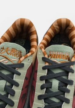 Petit Prix Reebok Classic CLUB C 85 UNISEX - Baskets basses sneakers rond -Reebok Soldes Boutique 12139e5fb60c4de8a5ff58125a35f21b