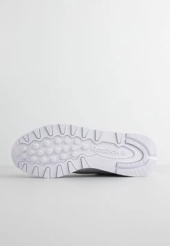 Reebok Classic Baskets basses Prix Préférentiel baskets & sneakers rond femme 10 Reebok Classic Baskets basses Prix Préférentiel baskets & sneakers rond femme -Reebok Soldes Boutique 13f85dc6db6a4ab3910acb48fd3f00b9