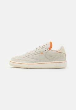 Reebok Classic CLUB C REVENGE UNISEX - Baskets basses Faible Prix sneakers rond -Reebok Soldes Boutique 154411ba6f894c31a50d51f78571ecd3 1
