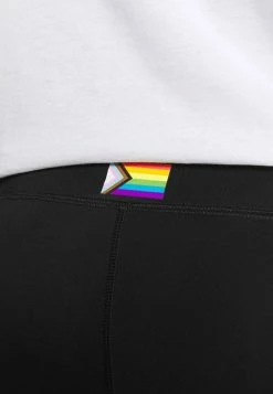 Reebok Classic PRIDE BIKE UNISEX - Short Faible Prix shorts normale -Reebok Soldes Boutique 1608209b82f94f77a1ae328158ebb481