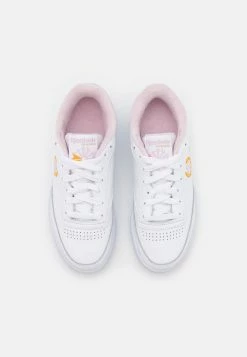 Reebok Classic CLUB C 85 - Baskets basses Prix De Lancement sneakers rond femme -Reebok Soldes Boutique 17d505cd96364c079d38fd02d17aa76d