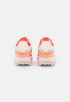 Remise En Ligne Reebok Classic LEGACY 83 - Baskets basses sneakers rond femme -Reebok Soldes Boutique 1d04f926440b46afa7045a2d0af06b42
