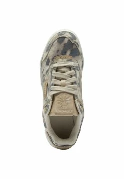 Vendre-Réclame Reebok Classic CLUB C LEGACY - Baskets basses baskets & sneakers rond femme -Reebok Soldes Boutique 1edc67d59f0746f38598f680a6f10fd8