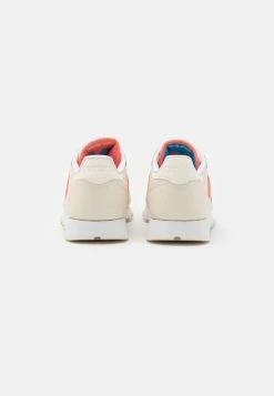 Reebok Classic Baskets basses Produit de première qualité sneakers rond femme -Reebok Soldes Boutique 2205bb7c3f304ca48040ff99ff100ae2