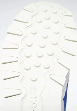 Reebok Classic CLASSIC LEATHER SHOES - Baskets basses Prix Abordable sneakers rond homme -Reebok Soldes Boutique 2233a3562f634a28b6e25524e1d807c2