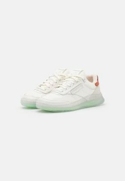 Prix Favorable Reebok Classic CLUB C LEGACY - Baskets basses sneakers rond femme -Reebok Soldes Boutique 300fdbe0a68d4282bbe24f0363da311c