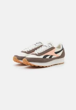 Prix Cassé Reebok Classic AZ PRINCESS - Baskets basses sneakers rond femme -Reebok Soldes Boutique 38c76d1fb8714f5b9bd2f20015a53df2