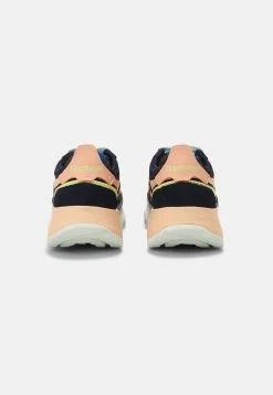 Reebok Classic LEGACY UNISEX - Baskets basses Prix Gelé sneakers rond -Reebok Soldes Boutique 3cfbb15428ce46e8ad0e50427f0147d3