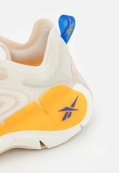 Reebok Classic Discount En Ligne ZIG KINETICA II UNISEX - Baskets basses baskets & sneakers rond -Reebok Soldes Boutique 3d8836d15ca84fe89941c55f1a01eefd