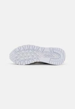 Reebok Classic Un Tarif Préférentiel CL LEGACY - Baskets basses sneakers rond femme -Reebok Soldes Boutique 3da3cefe21c34f3fa50dd3c942d30027