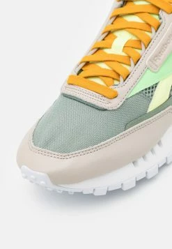 Reebok Classic CL LEGACY UNISEX - Baskets basses Réduction sneakers rond -Reebok Soldes Boutique 42e343849d634033a78efea2efbf9432