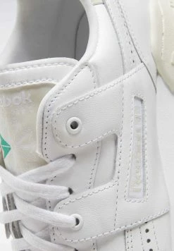 Rabais Reebok Classic WORKOUT LO PLUS SHOES - Baskets basses sneakers femme femme -Reebok Soldes Boutique 430b1cede22e4a1db610400057020f3c