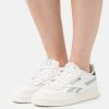 Prix Discount Reebok Classic CLUB C REVENGE - Baskets basses baskets & sneakers rond femme -Reebok Soldes Boutique 4374e6a2fe1143508fee2bf5eb7942df