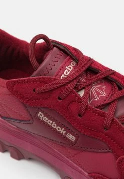 Vendre-Réclame Reebok Classic CL CARDI UNISEX - Baskets basses sneakers rond -Reebok Soldes Boutique 45dcb5c57a6c42e1bdb394f0d47a46a6
