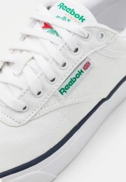 Reebok Classic Prix Dynamité CLUB C COAST UNISEX - Baskets basses sneakers rond -Reebok Soldes Boutique 51abd40a2f0341359dd5f26e3eb569ca