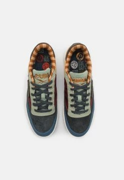 Petit Prix Reebok Classic CLUB C 85 UNISEX - Baskets basses sneakers rond -Reebok Soldes Boutique 54989c1d728d470aa4e5c15651d1239f