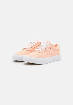 Reebok Classic Prix Incroyables CLUB C COAST - Baskets basses sneakers rond femme -Reebok Soldes Boutique 5920a00fee0b43cc9ab2a33dfb75b162