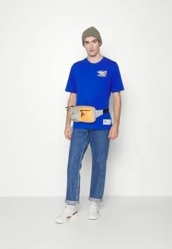 Reebok Classic ORBIT CITY TEE - T-shirt imprimé Rabais t-shirts & polos col rond homme -Reebok Soldes Boutique 5c5db4036c9b4aeeae1ff8db361c689b