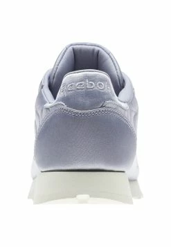 Reebok Classic Baskets basses En Remise sneakers rond femme -Reebok Soldes Boutique 73b8527e11874174bfb73b8eefef21bd