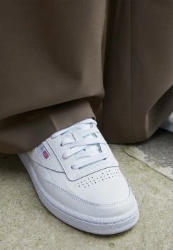 Reebok Classic excellente qualité CLUB C 85 - Baskets basses baskets & sneakers rond femme -Reebok Soldes Boutique 7700f58318bc4764adb1373e9bfebe2c