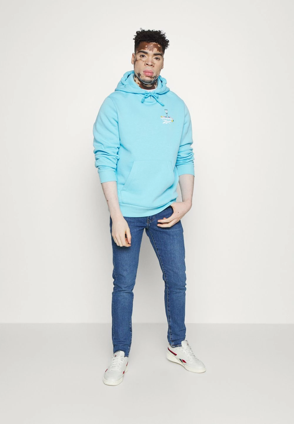 Reebok Classic GRAPHIC HOODIE - Sweatshirt Prix Incroyables pulls et gilets capuche homme 4 Reebok Classic GRAPHIC HOODIE - Sweatshirt Prix Incroyables pulls et gilets capuche homme – Image 2