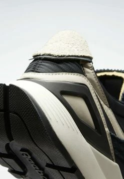 Reebok Classic En promotion LEGACY - Baskets basses baskets & sneakers rond unisex -Reebok Soldes Boutique 824e03db46f3455a98bc6fe0060234cf