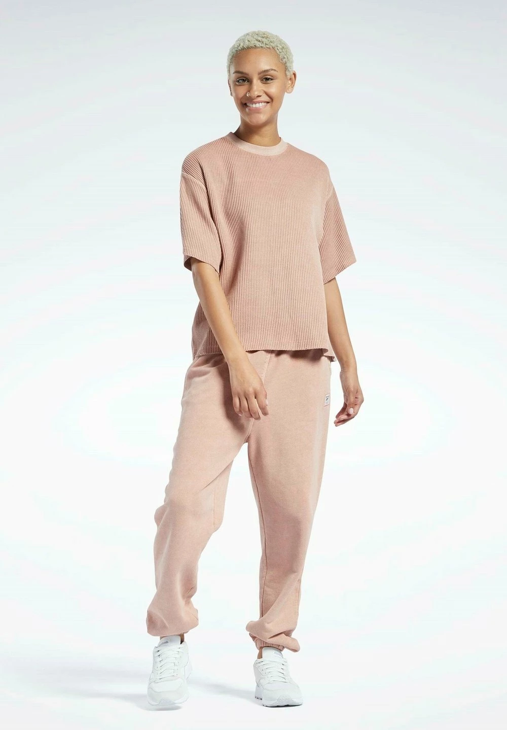 Reebok Classic Prix Distinctifs T-shirt basique t-shirts et tops col rond femme 4 Reebok Classic Prix Distinctifs T-shirt basique t-shirts et tops col rond femme – Image 2