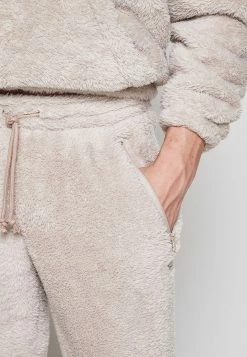 Reebok Classic Prix Compétitif SHERPA - Pantalon de survêtement pantalons normale homme -Reebok Soldes Boutique 881db6760467405fa96e83be290eac2e