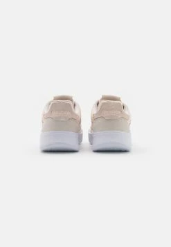 Vendre-Réclame Reebok Classic CLUB C LEGACY - Baskets basses sneakers rond femme -Reebok Soldes Boutique 9461f46fdc974160b5cf2a3aa5df8802