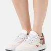 Reebok Classic En promotion CLUB C DOUBLE - Baskets basses sneakers rond femme -Reebok Soldes Boutique 9a38ace6aa2c44208cb4cc32a22ed232