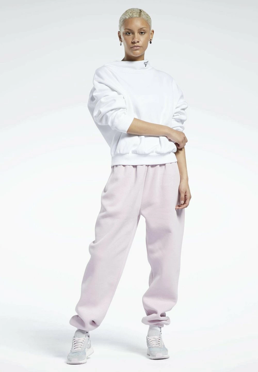 Prix Distinctifs Reebok Classic Pantalon de survêtement vêtements fitness femme 4 Prix Distinctifs Reebok Classic Pantalon de survêtement vêtements fitness femme – Image 2