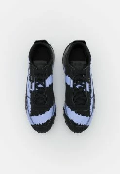 Reebok Classic COLLINA STRADA X REEBOK CL LEGACY - Baskets basses Prix Cassé baskets & sneakers rond femme -Reebok Soldes Boutique a4e736be65cd4ba4a56532bf12510a9f