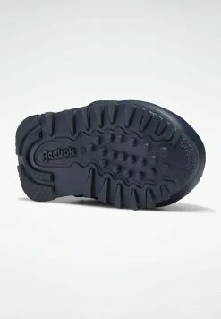 En Remise Reebok Classic Baskets basses chaussures fitness unisex -Reebok Soldes Boutique a85023bb671c46578b1554312bd7436e