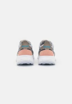 Reebok Classic Un Tarif Préférentiel CL LEGACY - Baskets basses sneakers rond femme -Reebok Soldes Boutique a8efc9d0a1dd4d01bdd29e276b71e59a