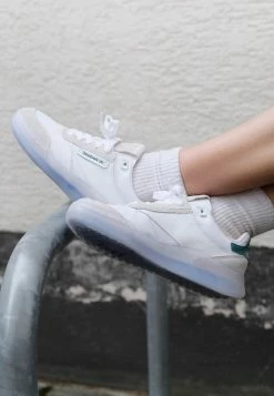 Reebok Classic CLUB LEGACY UNISEX - Baskets basses Réduction sneakers rond -Reebok Soldes Boutique acd94f716543458398cd00253d0b366f