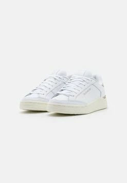 Prix Équitable Reebok Classic COURT - Baskets basses sneakers rond femme -Reebok Soldes Boutique ad23500b515741308652a6eff3bf4e3e