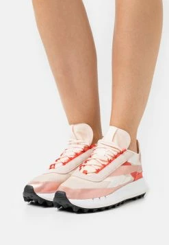 Reebok Classic LEGACY 83 - Baskets basses Prix De Lancement sneakers rond femme