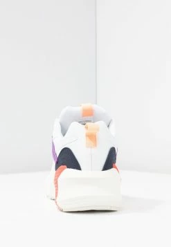 Reebok Classic Prix Acceptable AZTREK DOUBLE POPS LIGHT CUSHION SHOES - Baskets basses sneakers rond femme -Reebok Soldes Boutique be08a61c53e24c8cb7b434f59d7d769e