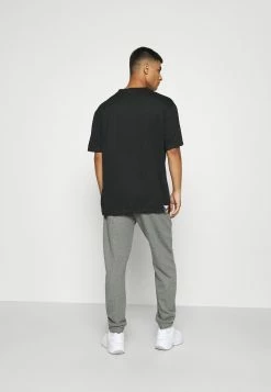 Reebok Classic Prix Bradés PRIDE TEE UNISEX - T-shirt imprimé t-shirts col rond -Reebok Soldes Boutique c0a0983c450e4be69ee9e9a007fe9a34