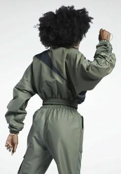 Reebok Classic Pas Cher Veste de survêtement vêtements col officier femme 9 Reebok Classic Pas Cher Veste de survêtement vêtements col officier femme -Reebok Soldes Boutique d3ad87160b0f4e07a1a214f9b54d2fba