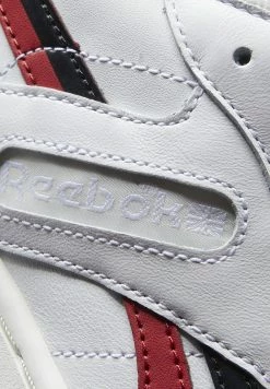 Reebok Classic Baskets basses Réduction baskets & sneakers rond unisex -Reebok Soldes Boutique d717b588bbd246c7ad00fd21cddcf06f