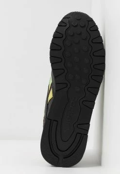 Reebok Classic CLASSIC - Baskets basses Prix Favorable sneakers rond femme -Reebok Soldes Boutique d97632dfafa449fb8cf3e37a2550f3d4