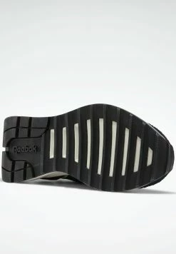 Reebok Classic En promotion LEGACY - Baskets basses baskets & sneakers rond unisex -Reebok Soldes Boutique dc8a8bfe0bee44be806cb4c0ae0268f0