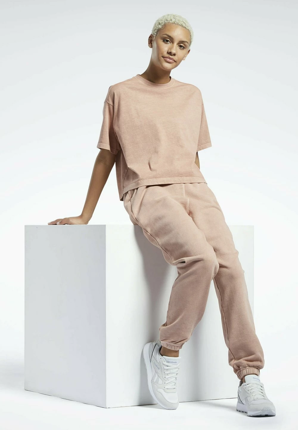 Prix Sympa Reebok Classic T-shirt basique t-shirts et tops col rond femme 9 Prix Sympa Reebok Classic T-shirt basique t-shirts et tops col rond femme – Image 7