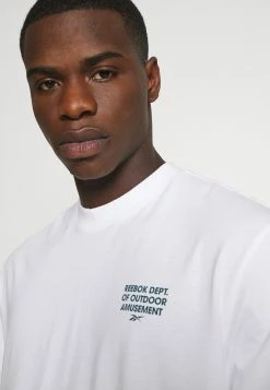 Reebok Classic Prix Favorable CAMPING GRAPHIC TEE - T-shirt imprimé t-shirts & polos col rond homme 12 Reebok Classic Prix Favorable CAMPING GRAPHIC TEE - T-shirt imprimé t-shirts & polos col rond homme -Reebok Soldes Boutique e290d931242945f3ae91c5fad8884b9b