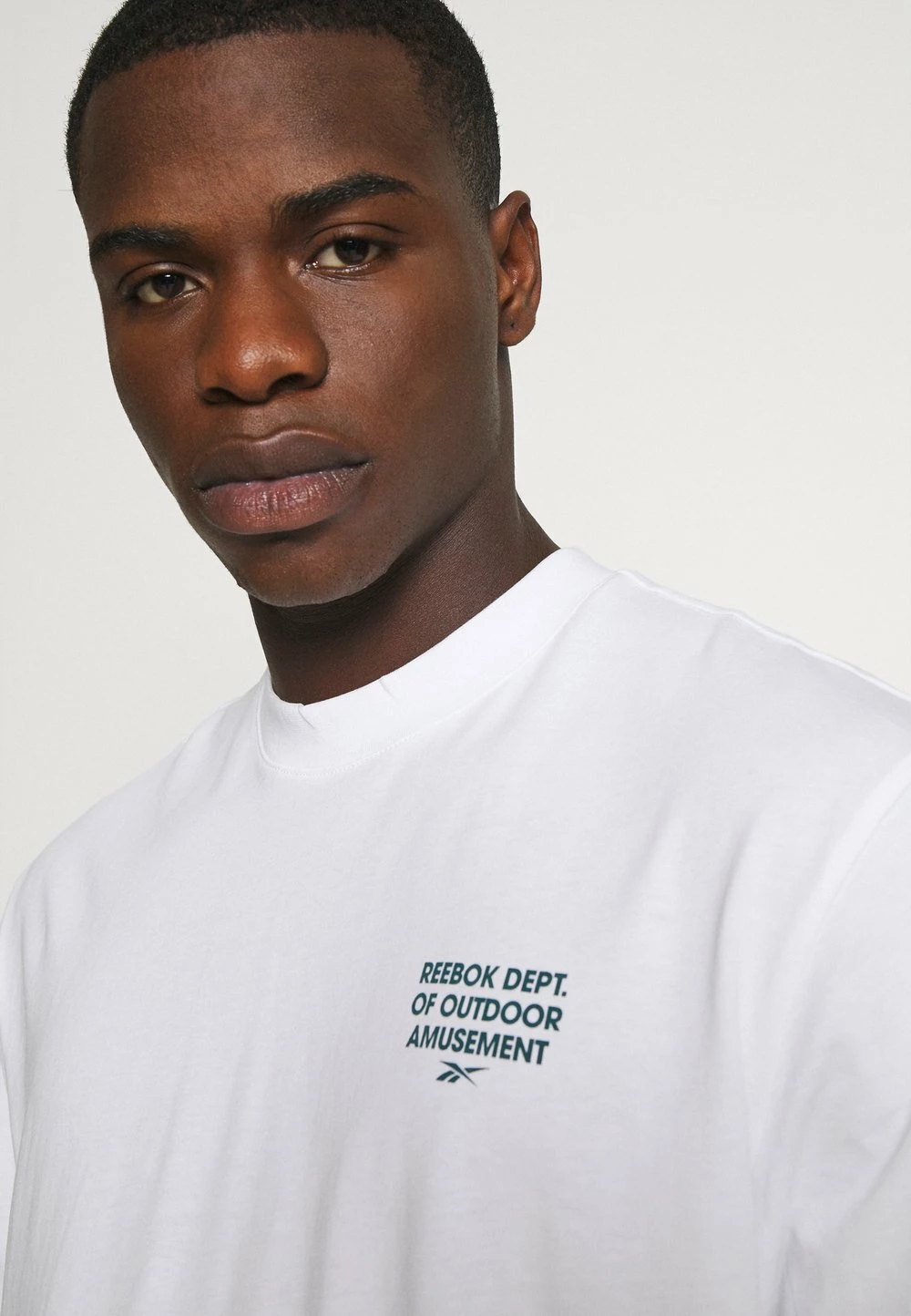 Reebok Classic Prix Favorable CAMPING GRAPHIC TEE - T-shirt imprimé t-shirts & polos col rond homme 6 Reebok Classic Prix Favorable CAMPING GRAPHIC TEE - T-shirt imprimé t-shirts & polos col rond homme – Image 4