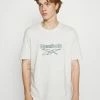 Prix Distinctifs Reebok Classic VECTOR TEE - T-shirt imprimé t-shirts & polos col rond homme 1 Prix Distinctifs Reebok Classic VECTOR TEE - T-shirt imprimé t-shirts & polos col rond homme -Reebok Soldes Boutique e45a1d3b963444fcbbe1fc2fc030882d