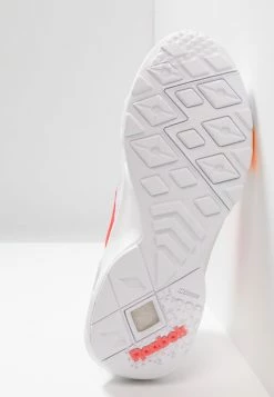 Reebok Classic Prix Compétitif AZTREK X GIGI HADID - Baskets basses sneakers rond unisex -Reebok Soldes Boutique e7412f526cbf470584aca043224e3095