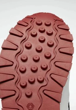 Reebok Classic Baskets basses Bas Prix chaussures rond unisex -Reebok Soldes Boutique e7d3272b737046699e3c0312e3870b15